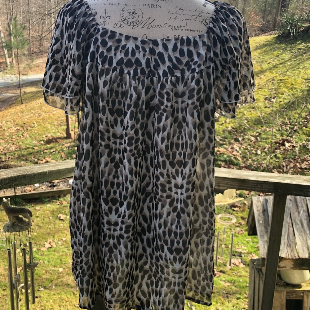 Women’s Leopard Top - Picture 2 of 5